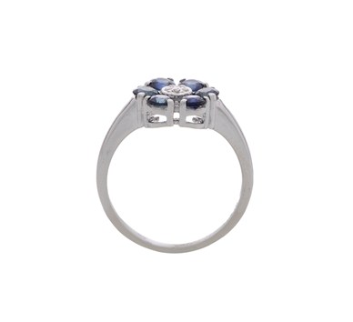 Blue Sapphire & Diamond Finger Ring